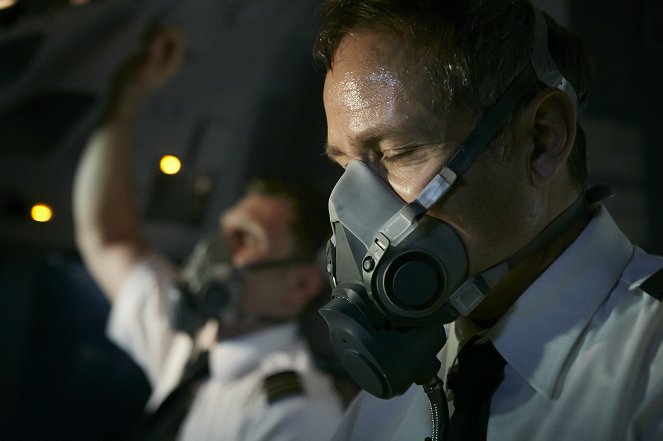 Mayday - Alarm im Cockpit - Season 15 - Wettlauf gegen das Feuer - Filmfotos