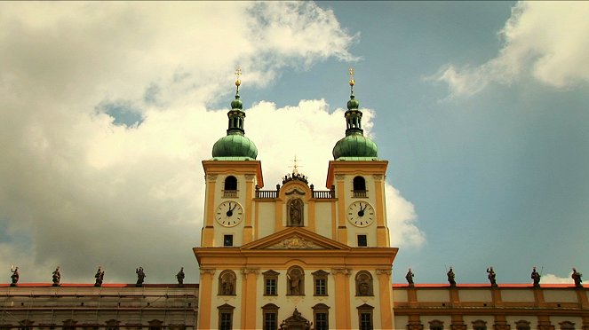 Národní klenoty - Sloup Nejsvětější Trojice v Olomouci - v plnosti víry - De la película