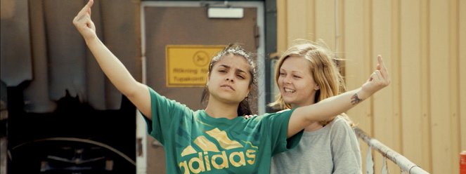 Země nezaslíbená - Z filmu - Andreea Petre, Elin Marklund