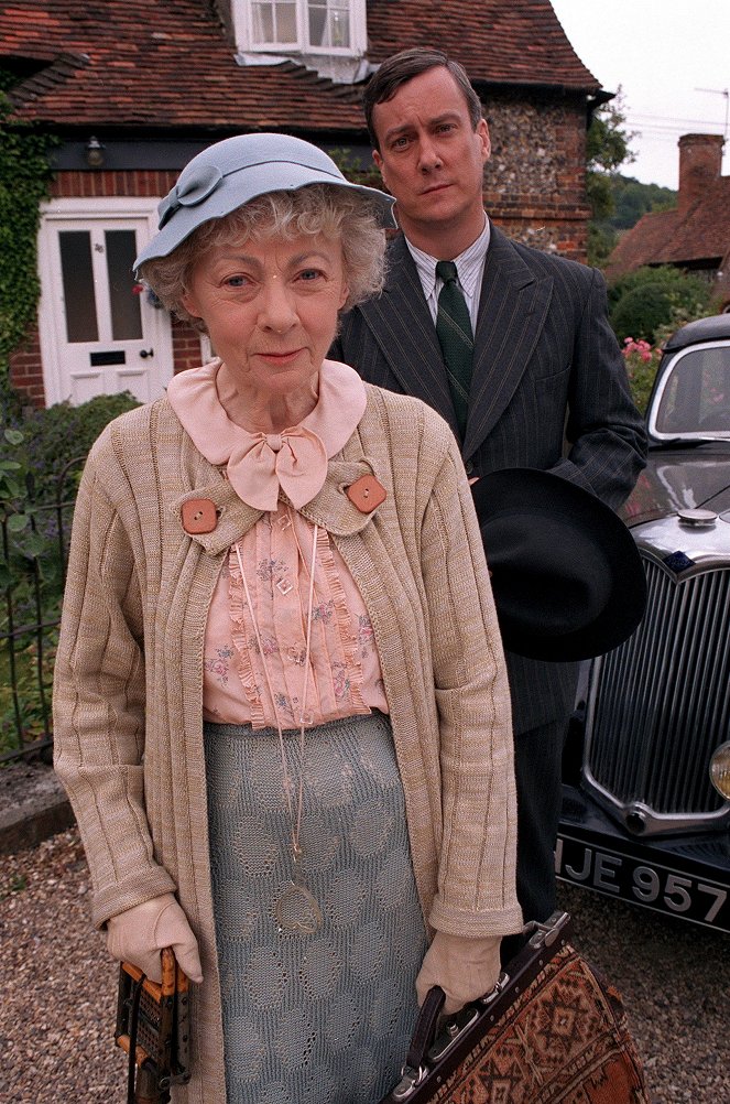 Agatha Christie Marple kisasszonya - Gyilkosság a paplakban - Promóció fotók - Geraldine McEwan, Stephen Tompkinson