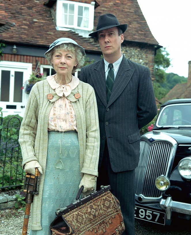Agatha Christie Marple kisasszonya - Gyilkosság a paplakban - Filmfotók - Geraldine McEwan, Stephen Tompkinson