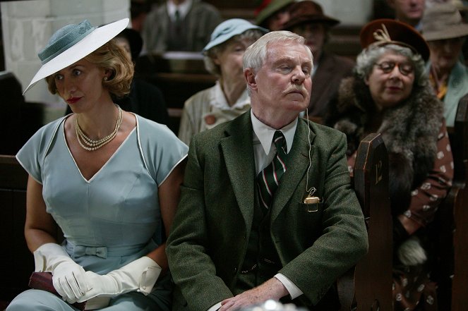 Agatha Christie's Marple - The Murder at the Vicarage - Photos - Janet McTeer, Derek Jacobi, Miriam Margolyes