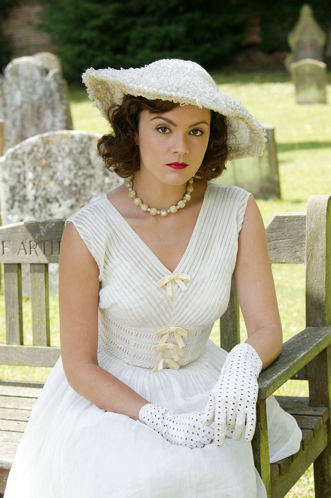 Agatha Christie Marple kisasszonya - Season 1 - Gyilkosság a paplakban - Promóció fotók - Rachael Stirling