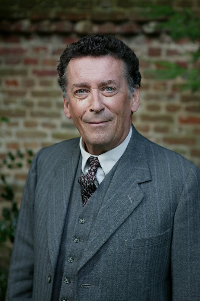 Agatha Christie Marple kisasszonya - Season 1 - Gyilkosság a paplakban - Promóció fotók - Robert Powell