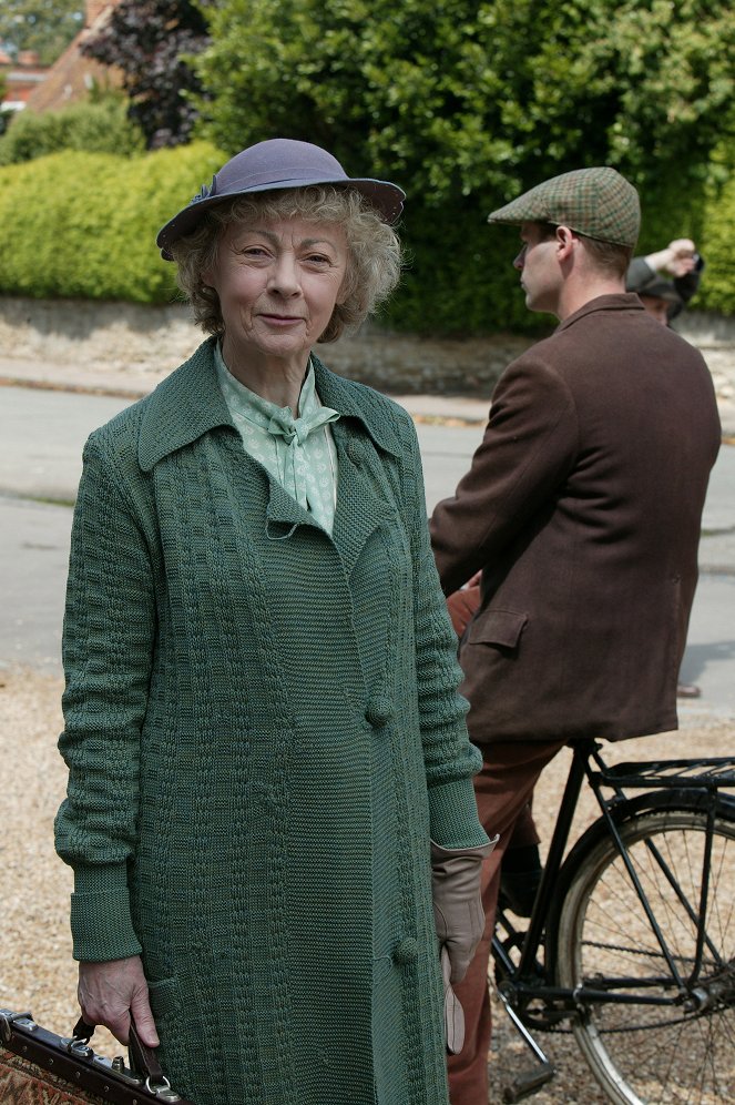 Agatha Christie Marple kisasszonya - Gyilkosság meghirdetve - Promóció fotók - Geraldine McEwan