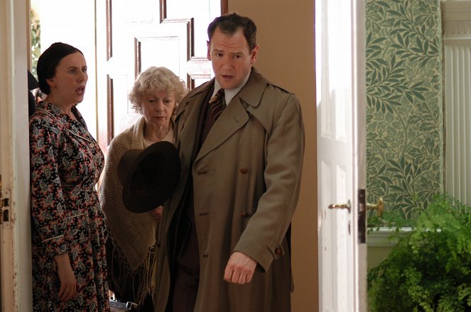 Agatha Christie's Marple - Ein Mord wird angekündigt - Filmfotos - Catherine Tate, Geraldine McEwan, Alexander Armstrong