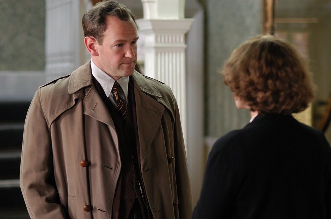 Agatha Christie Marple kisasszonya - Season 1 - Gyilkosság meghirdetve - Filmfotók - Alexander Armstrong
