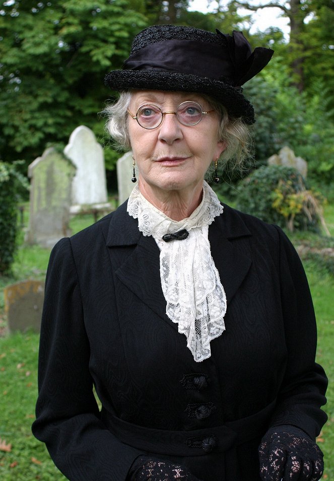 Agatha Christie's Marple - The Moving Finger - Van film - Thelma Barlow