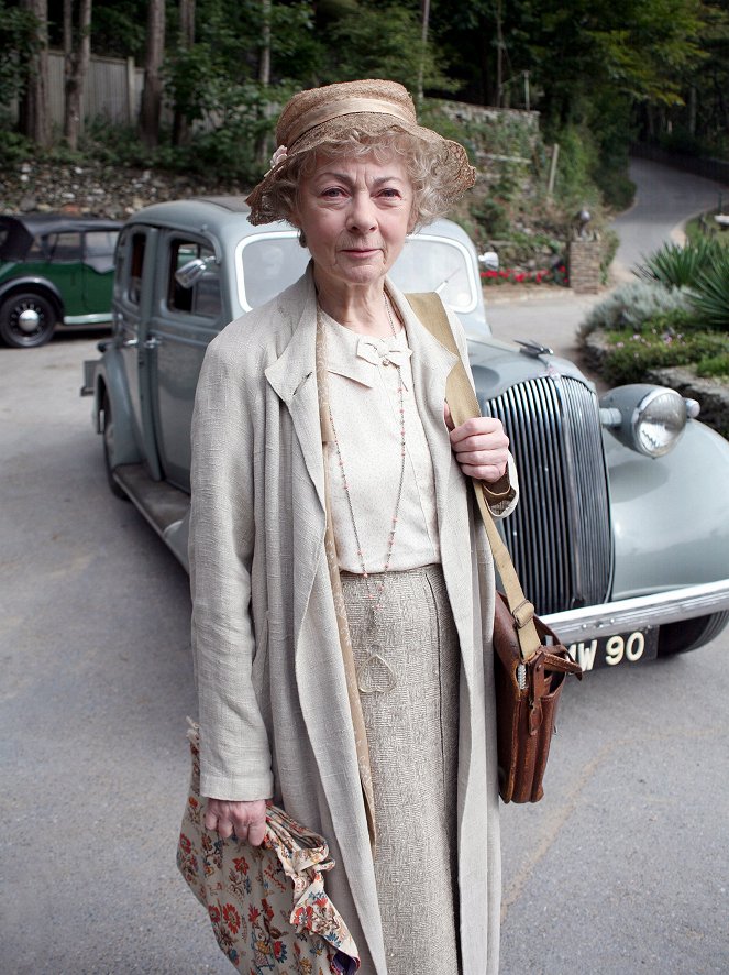 Agatha Christie Marple kisasszonya - Szunnyadó gyilkosság - Promóció fotók - Geraldine McEwan