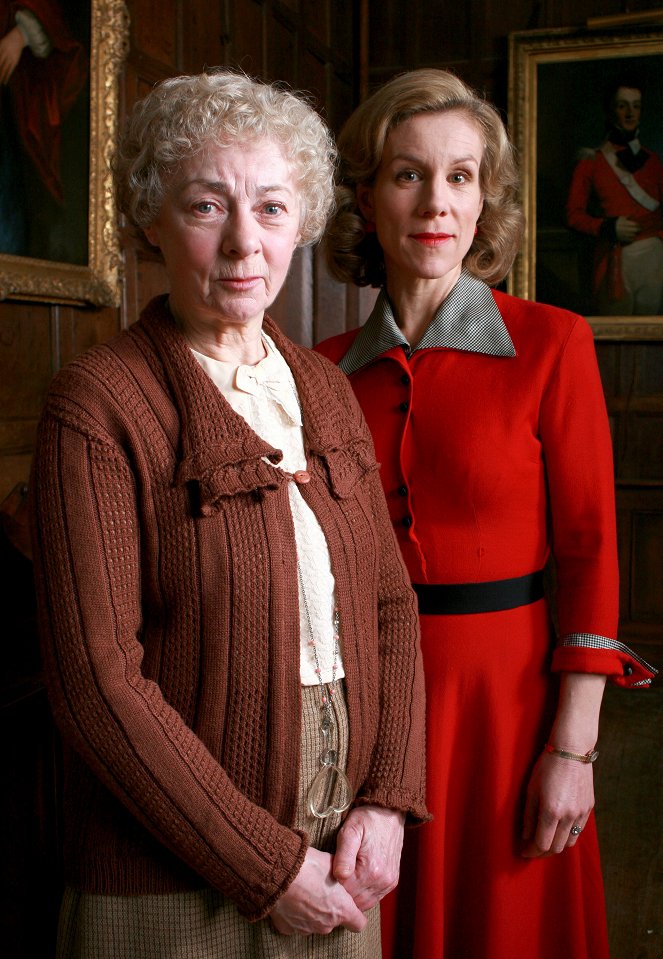 Agatha Christie Marple kisasszonya - Szunnyadó gyilkosság - Promóció fotók - Geraldine McEwan, Juliet Stevenson