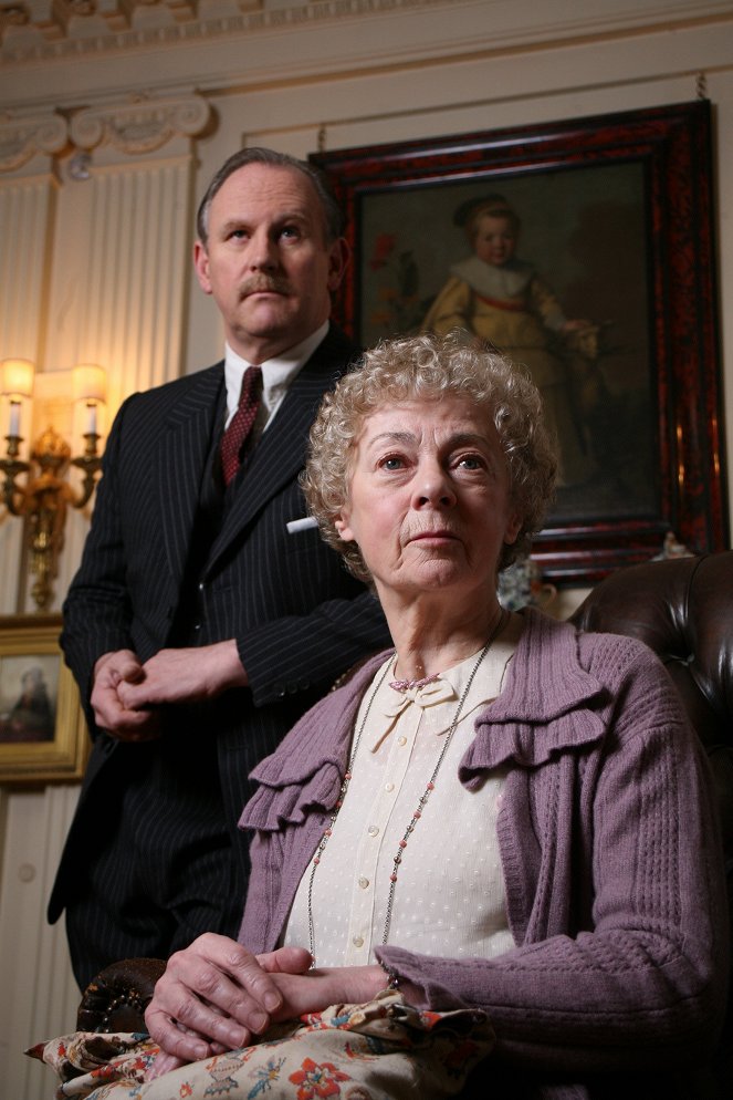 Agatha Christie Marple kisasszonya - Szunnyadó gyilkosság - Promóció fotók - Geraldine McEwan