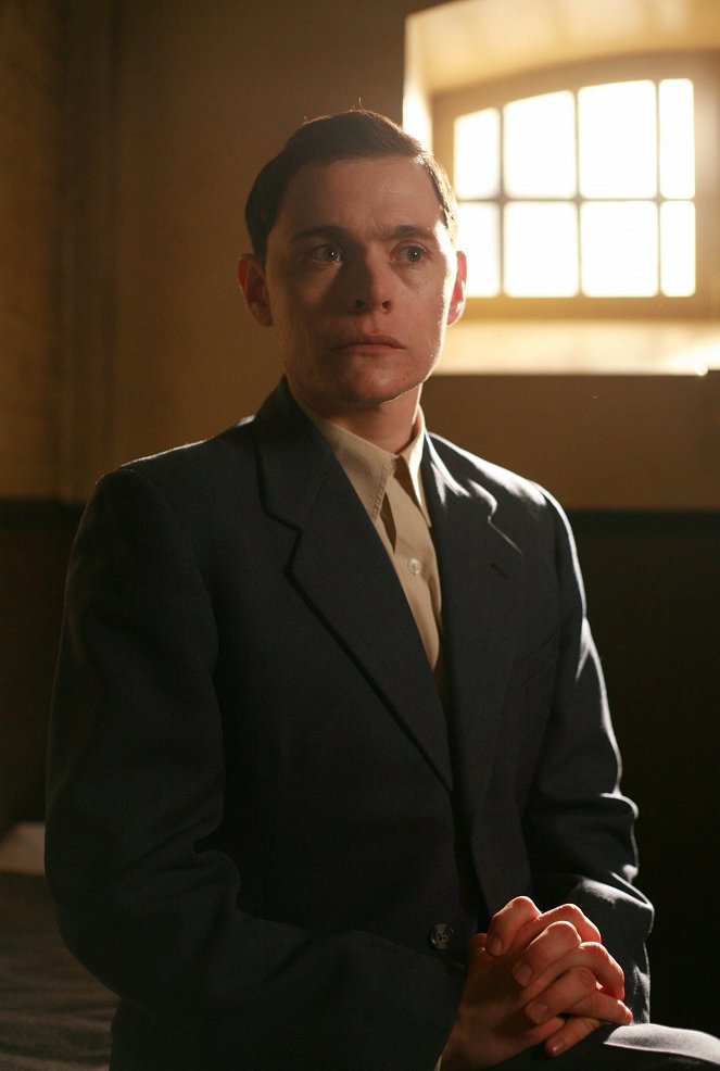 Panna Marple - Uśpione morderstwo - Z filmu - Burn Gorman