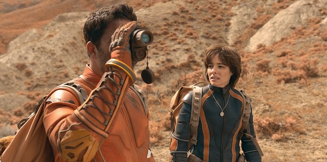 Lost in Space - Diamonds in the Sky - Photos - Parker Posey