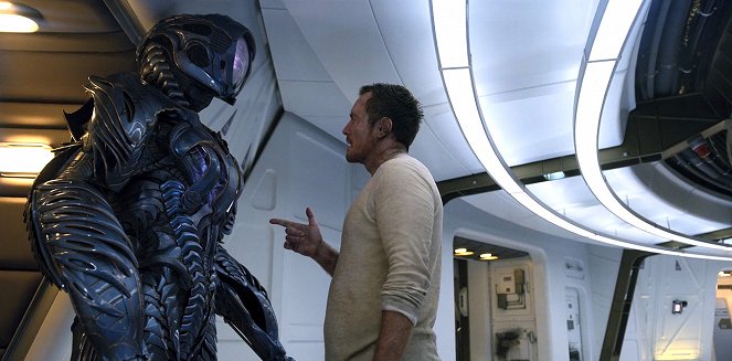 Perdus dans l'espace - Infestés - Film - Toby Stephens