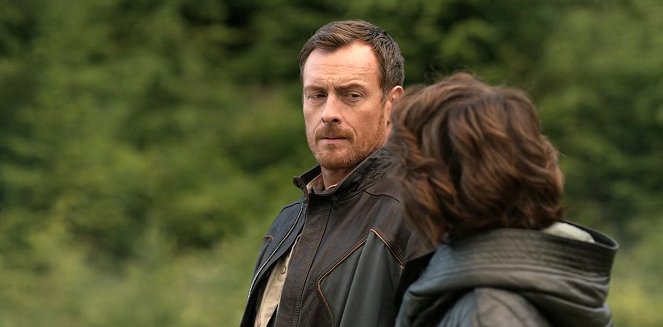 Ztraceni ve vesmíru - Vysílání - Z filmu - Toby Stephens