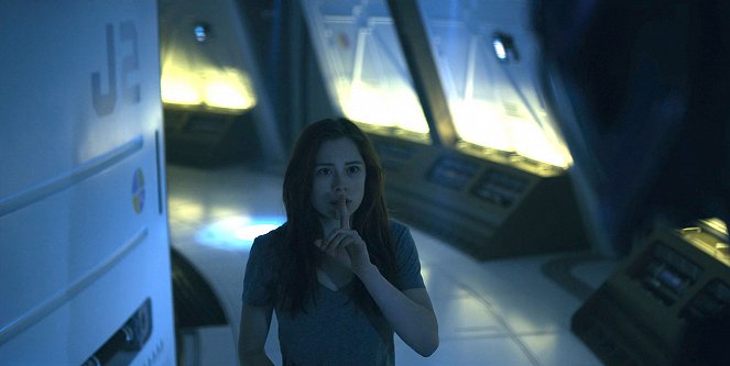 Lost in Space - Eulogy - Photos - Mina Sundwall