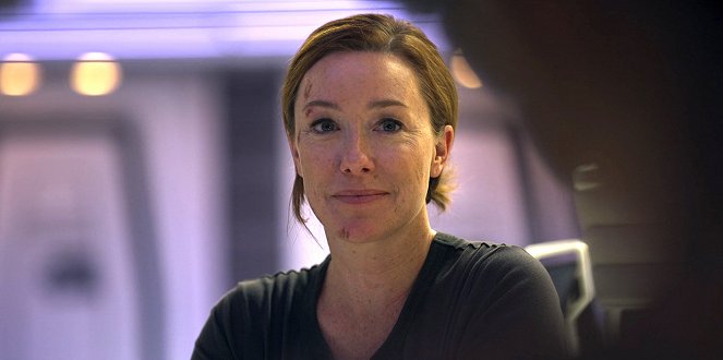 Lost in Space - Trajectory - Photos - Molly Parker