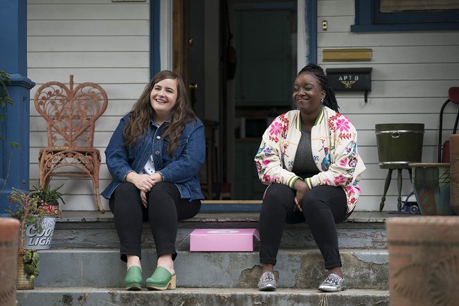 Pencil - Aidy Bryant, Lolly Adefope