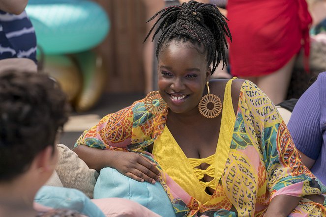 Shrill - Pool Party - Film - Lolly Adefope