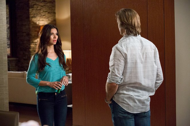 Devious Maids - Season 2 - Long Day's Journey Into Night - Photos - Roselyn Sanchez