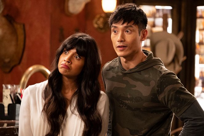 The Good Place - Don't Let The Good Life Pass You By - Van film - Jameela Jamil, Manny Jacinto