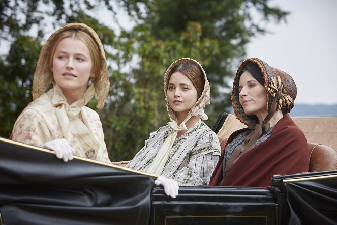 Victoria - Season 3 - Uneasy Lies the Head That Wears the Crown - Photos - Lily Travers, Jenna Coleman, Kate Fleetwood