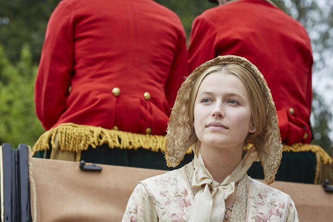 Victoria - Season 3 - Uneasy Lies the Head That Wears the Crown - Photos - Lily Travers