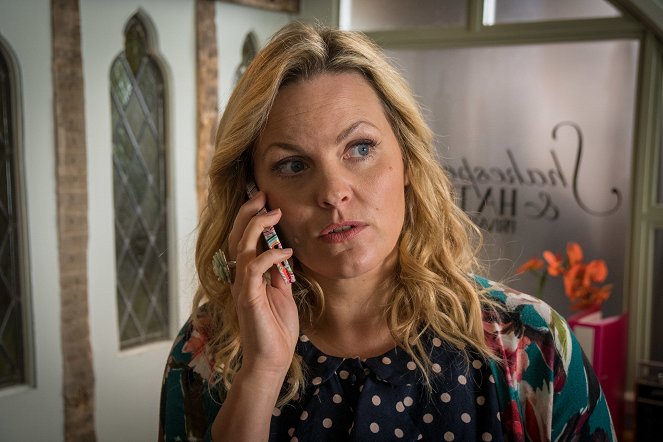Shakespeare & Hathaway: Private Investigators - Exit, Pursued by a Bear - Photos - Jo Joyner