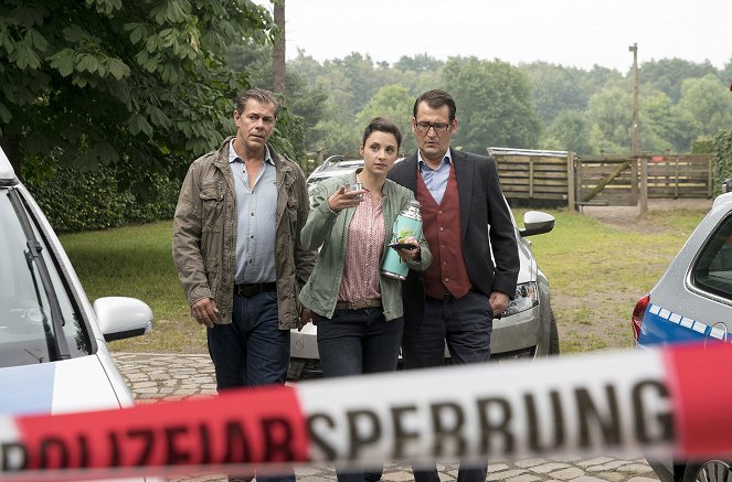 Detektívi zo severu - Season 4 - Nenávisť - Z filmu - Sven Martinek, Julia E. Lenska, Ingo Naujoks