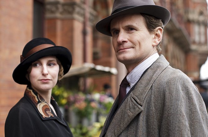 Downton Abbey - Season 4 - Schatten des Todes - Filmfotos - Laura Carmichael, Charles Edwards