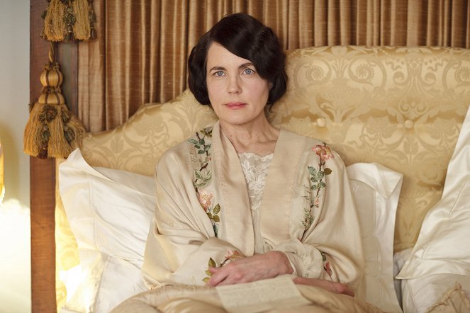 Downton Abbey - Season 4 - Episode 1 - Photos - Elizabeth McGovern