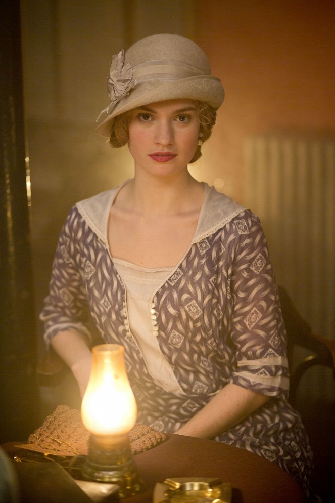 Downton Abbey - Season 4 - Matthews Vermächtnis - Filmfotos - Lily James