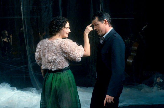 Traviata - Vous méritez un avenir meilleur - Z filmu