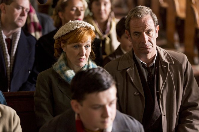 Grantchester - Christmas Special - Van film - Kacey Ainsworth, Robson Green