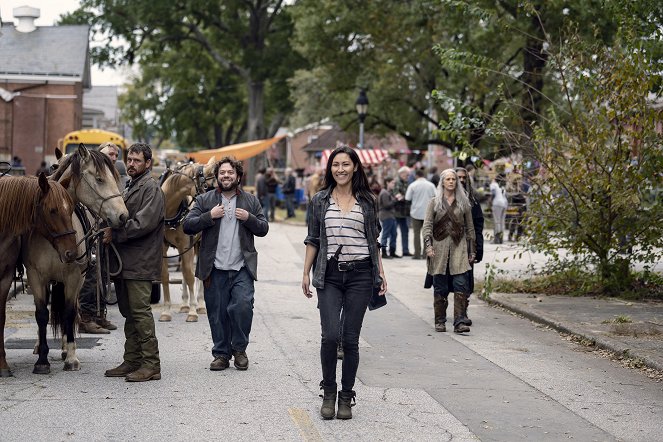 Walking Dead - Ticho pred búrkou - Z filmu - Dan Fogler, Eleanor Matsuura, Melissa McBride