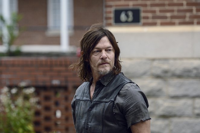 The Walking Dead - The Calm Before - Photos - Norman Reedus