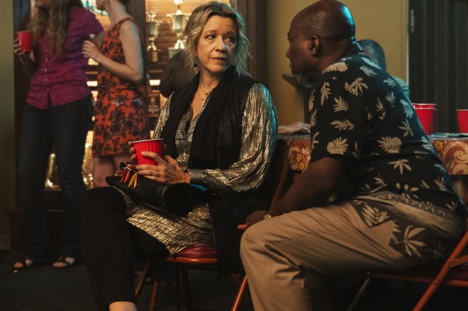 Lodge 49 - Apogee - Filmfotos - Linda Emond, Brent Jennings