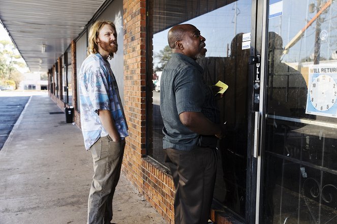 Lodge 49 - Apogee - Z filmu - Wyatt Russell, Brent Jennings