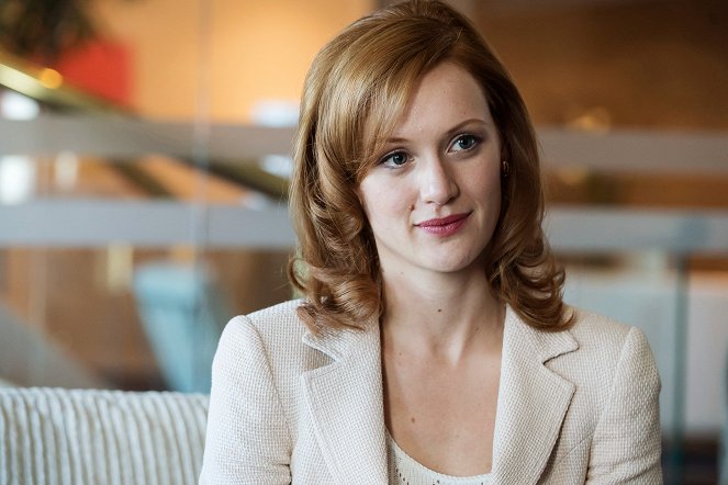 Halt and Catch Fire - New Coke - Photos - Kerry Bishé