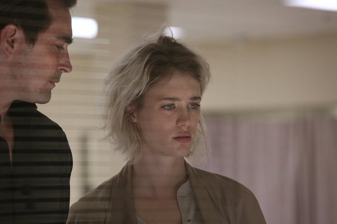 Halt and Catch Fire - Working for the Clampdown - Photos - Lee Pace, Mackenzie Davis