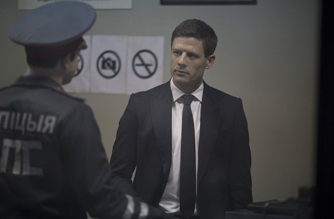 McMafia - Episode 8 - Z filmu - James Norton