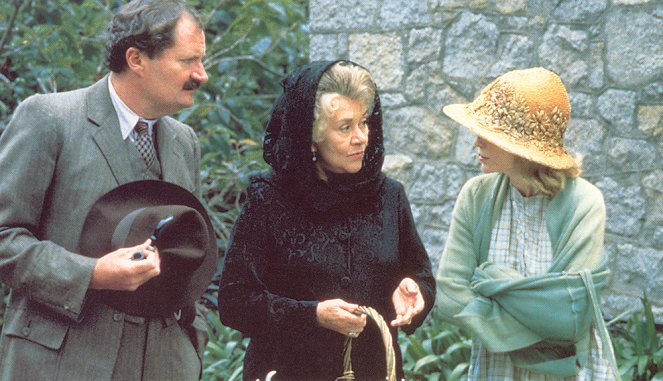 Návrší vdov - Z filmu - Jim Broadbent, Joan Plowright