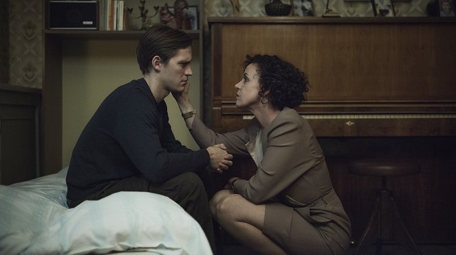 Deutschland 86 - Total Onslaught - Photos