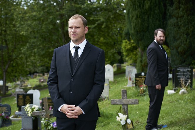 Back - Episode 1 - Photos - Robert Webb