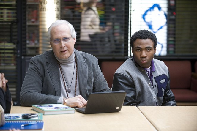 Community - Pilot - Photos - Chevy Chase, Donald Glover