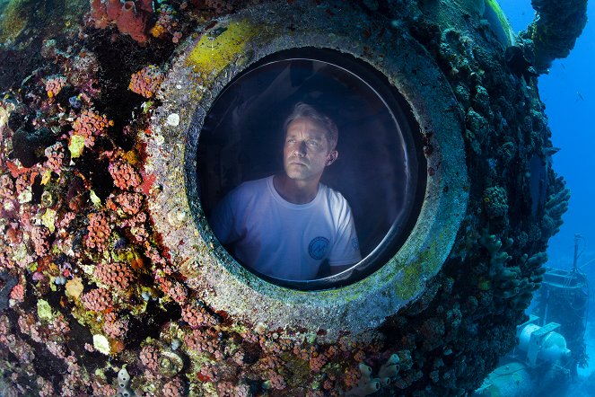 Discovery Live: Into The Blue Hole - Van film