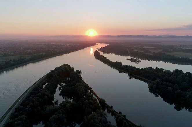 Der unsichtbare Fluss - Unter Wasser zwischen Schwarzwald und Vogesen - Kuvat elokuvasta