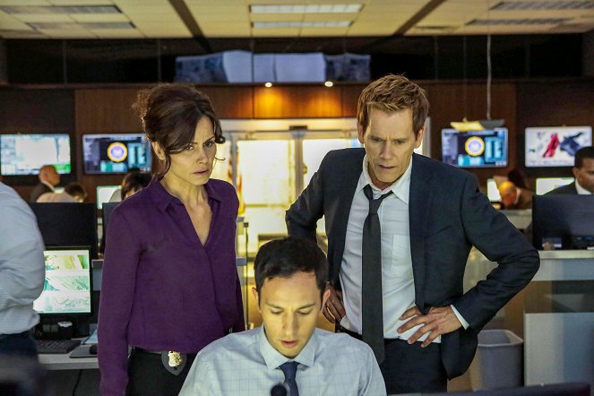 The Following - Boxed In - Photos - Valerie Cruz, Kevin Bacon