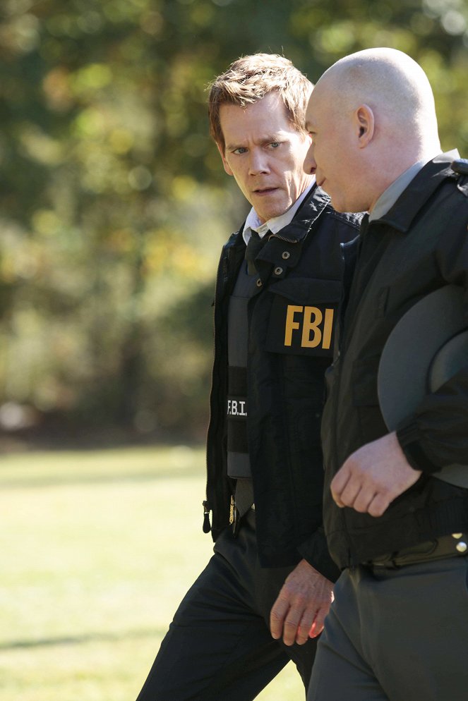 The Following - Boxed In - Photos - Kevin Bacon