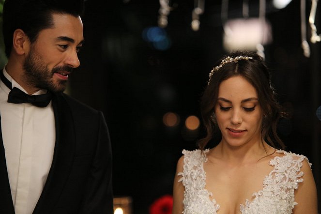 Kalp Atışı - Episode 22 - Photos - Gökhan Alkan, Öykü Karayel